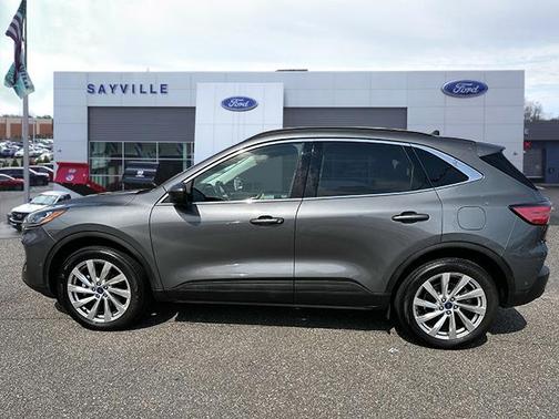 2022 Ford Escape Titanium