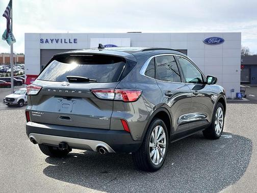 2022 Ford Escape Titanium