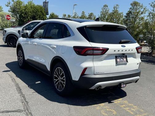 Star White Metallic Tri-Coat 2023 Ford Escape PHEV SE
