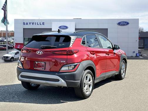 2022 Hyundai KONA SEL