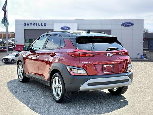 2022 Hyundai KONA SEL