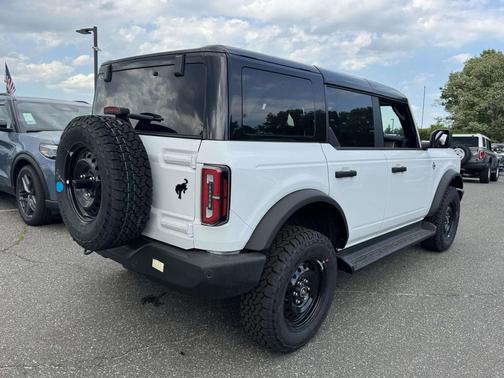 Oxford White 2026 Ford Bronco Outer Banks