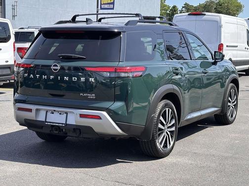 Obsidian Green Pearl 2023 Nissan Pathfinder Platinum 4WD