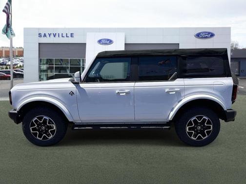 Oxford White 2022 Ford Bronco Outer Banks