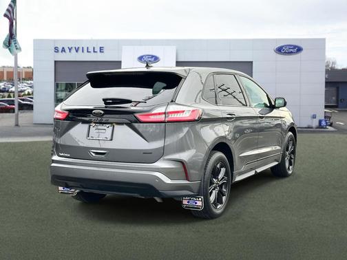 2023 Ford Edge SE