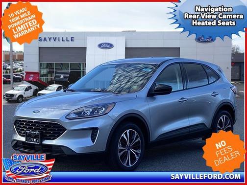 Iconic Silver Metallic 2022 Ford Escape SE