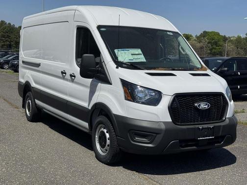 Oxford White 2026 Ford Transit-250 Base