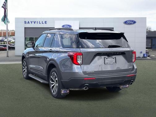 Carbonized Gray Metallic 2022 Ford Explorer ST-Line