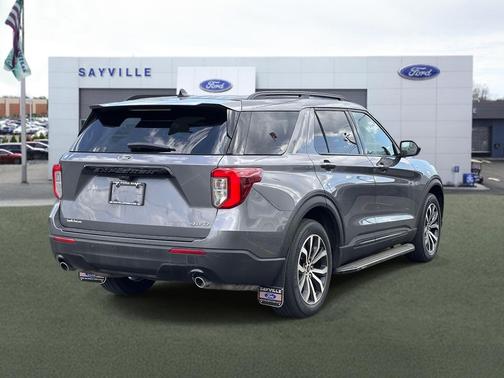 Carbonized Gray Metallic 2022 Ford Explorer ST-Line