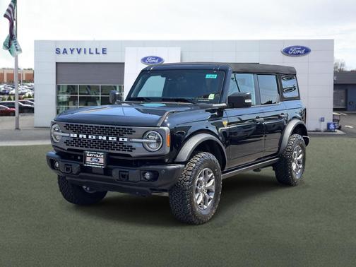 Shadow Black 2025 Ford Bronco Badlands