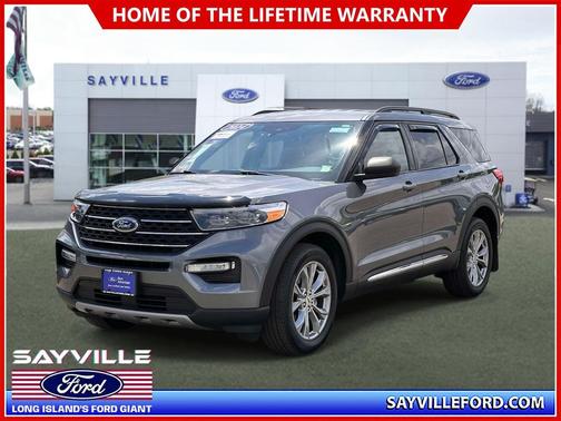 Carbonized Gray Metallic 2024 Ford Explorer XLT
