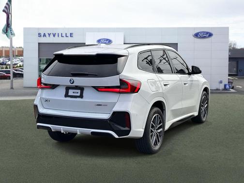 Alpine White 2023 BMW X1 xDrive28i