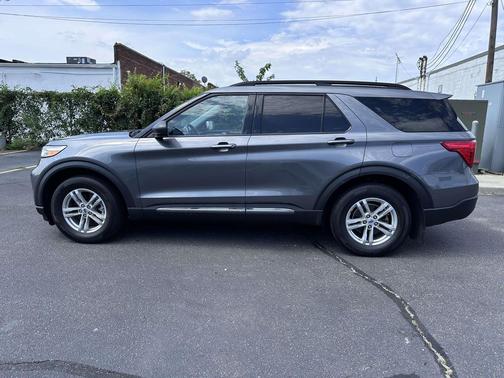 Carbonized Gray Metallic 2022 Ford Explorer XLT