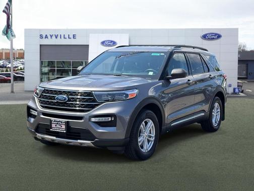 Carbonized Gray Metallic 2022 Ford Explorer XLT