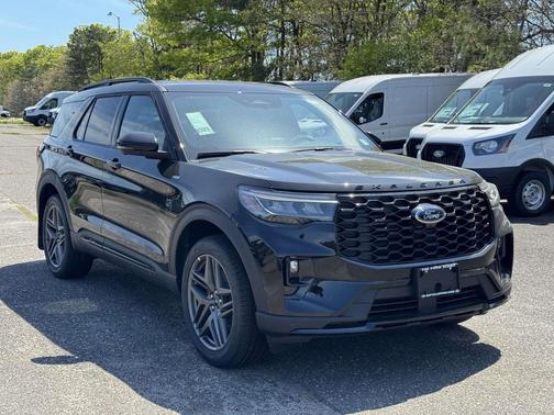 Agate Black Metallic 2026 Ford Explorer ST-Line
