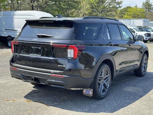 Agate Black Metallic 2026 Ford Explorer ST-Line