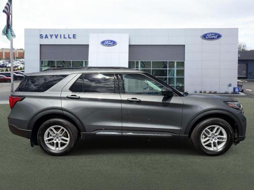 Carbonized Gray Metallic 2025 Ford Explorer Active