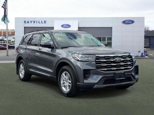 Carbonized Gray Metallic 2025 Ford Explorer Active