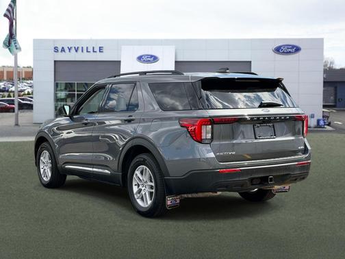 Carbonized Gray Metallic 2025 Ford Explorer Active