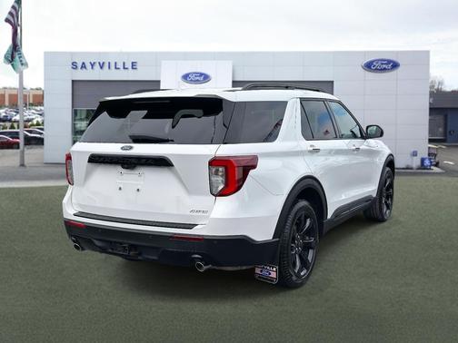 2022 Ford Explorer ST-Line