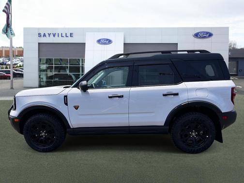 Oxford White 2025 Ford Bronco Sport Badlands