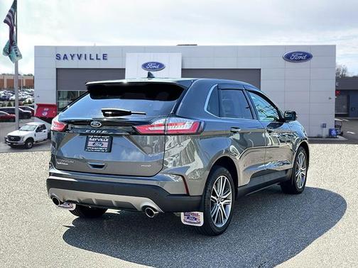 2022 Ford Edge Titanium