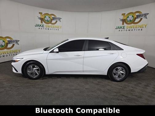 2024 Hyundai ELANTRA SE