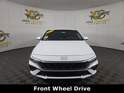 2024 Hyundai ELANTRA SE