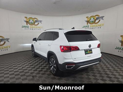 Pure White 2024 Volkswagen Taos 1.5T SE