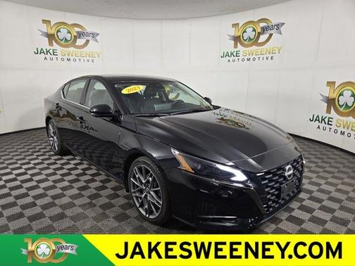 Black 2023 Nissan Altima 2.0 SR