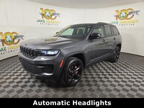 Metallic 2023 Jeep Grand Cherokee Altitude