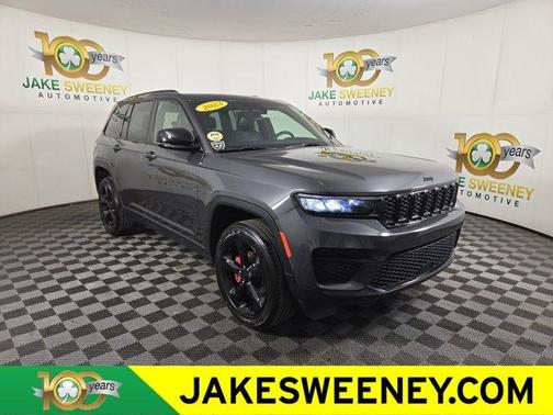 Metallic 2023 Jeep Grand Cherokee Altitude