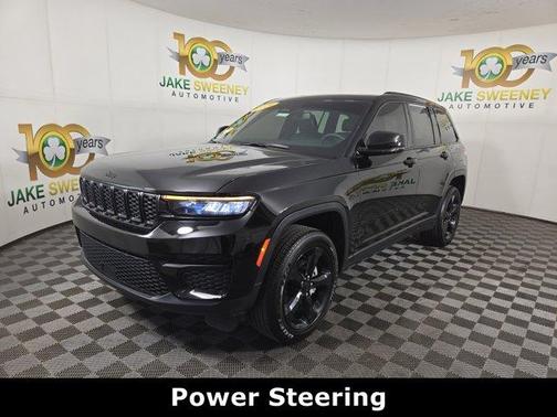 Diamond Black 2024 Jeep Grand Cherokee Laredo