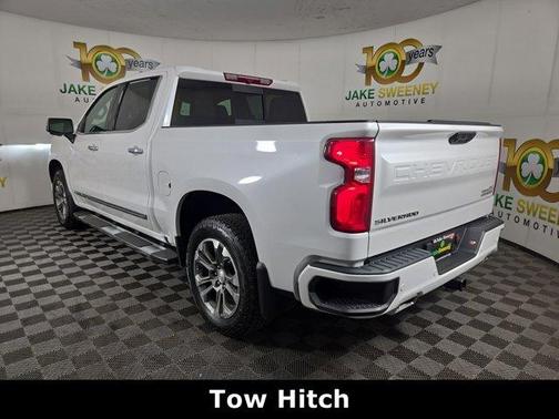 Iridescent Pearl Tricoat 2024 Chevrolet Silverado 1500 High Country