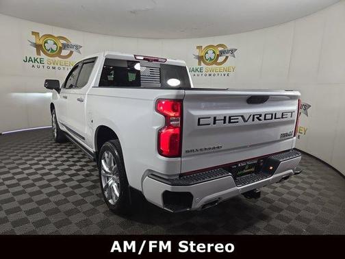 Iridescent Pearl Tricoat 2024 Chevrolet Silverado 1500 High Country