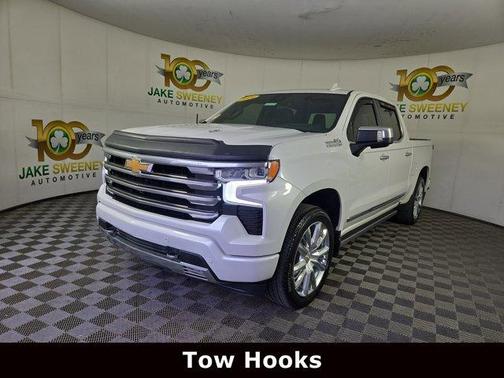 Iridescent Pearl Tricoat 2024 Chevrolet Silverado 1500 High Country