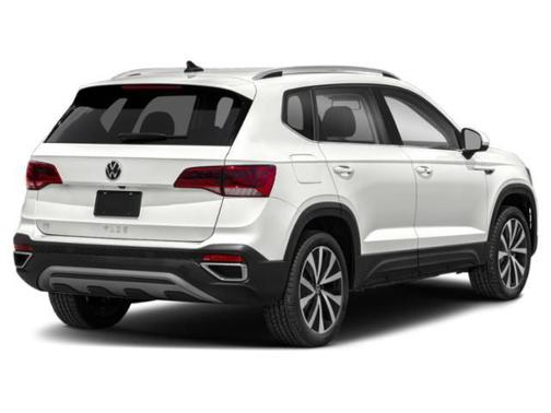 Platinum Gray Metallic 2022 Volkswagen Taos 1.5T SE