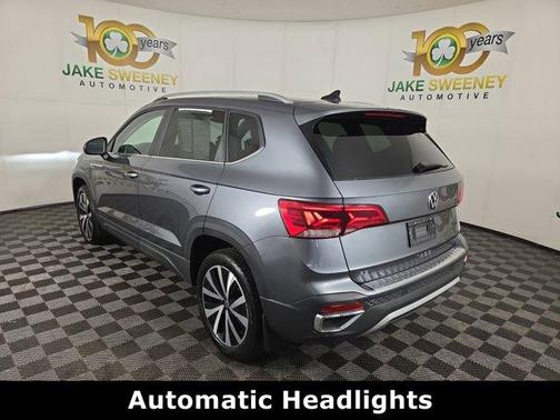 Platinum Gray Metallic 2022 Volkswagen Taos 1.5T SE
