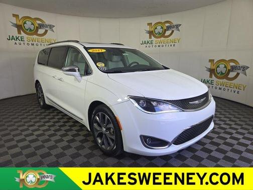 Bright White Clearcoat 2017 Chrysler Pacifica Limited