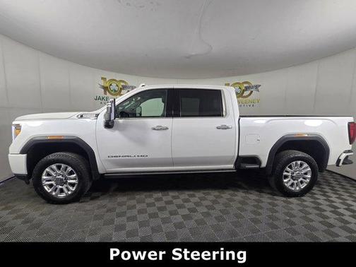 White Frost Tri-Coat 2022 GMC Sierra 2500 Denali