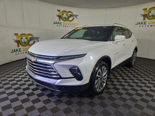 Iridescent Pearl Tricoat 2023 Chevrolet Blazer Premier