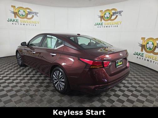 Garnet Pearl Me 2024 Nissan Altima 2.5 SV