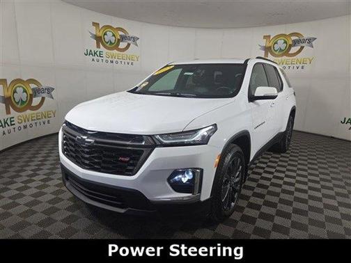 White 2023 Chevrolet Traverse RS