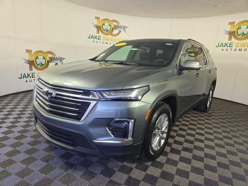 Silver Sage Metallic 2022 Chevrolet Traverse LT Cloth