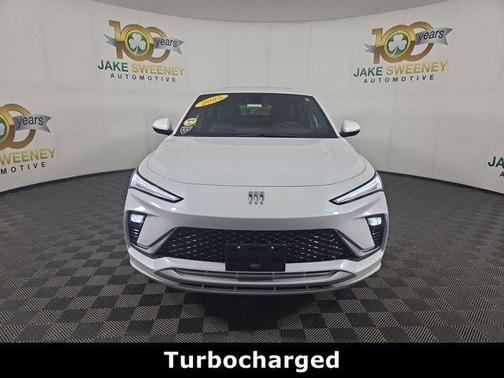 White Frost Tri-Coat 2025 Buick Envista AVENIR