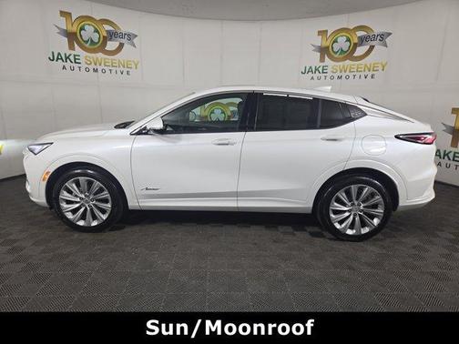 White Frost Tri-Coat 2025 Buick Envista AVENIR