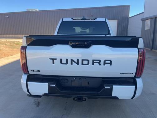 2025 Toyota Tundra Hybrid Platinum