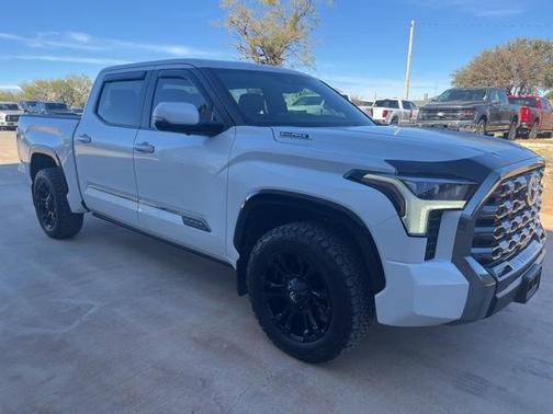 2025 Toyota Tundra Hybrid Platinum
