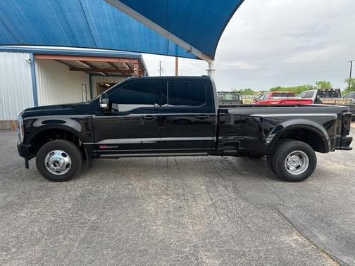 2025 Ford F-350 Platinum