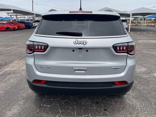 Silver Zynith 2025 Jeep Compass Latitude